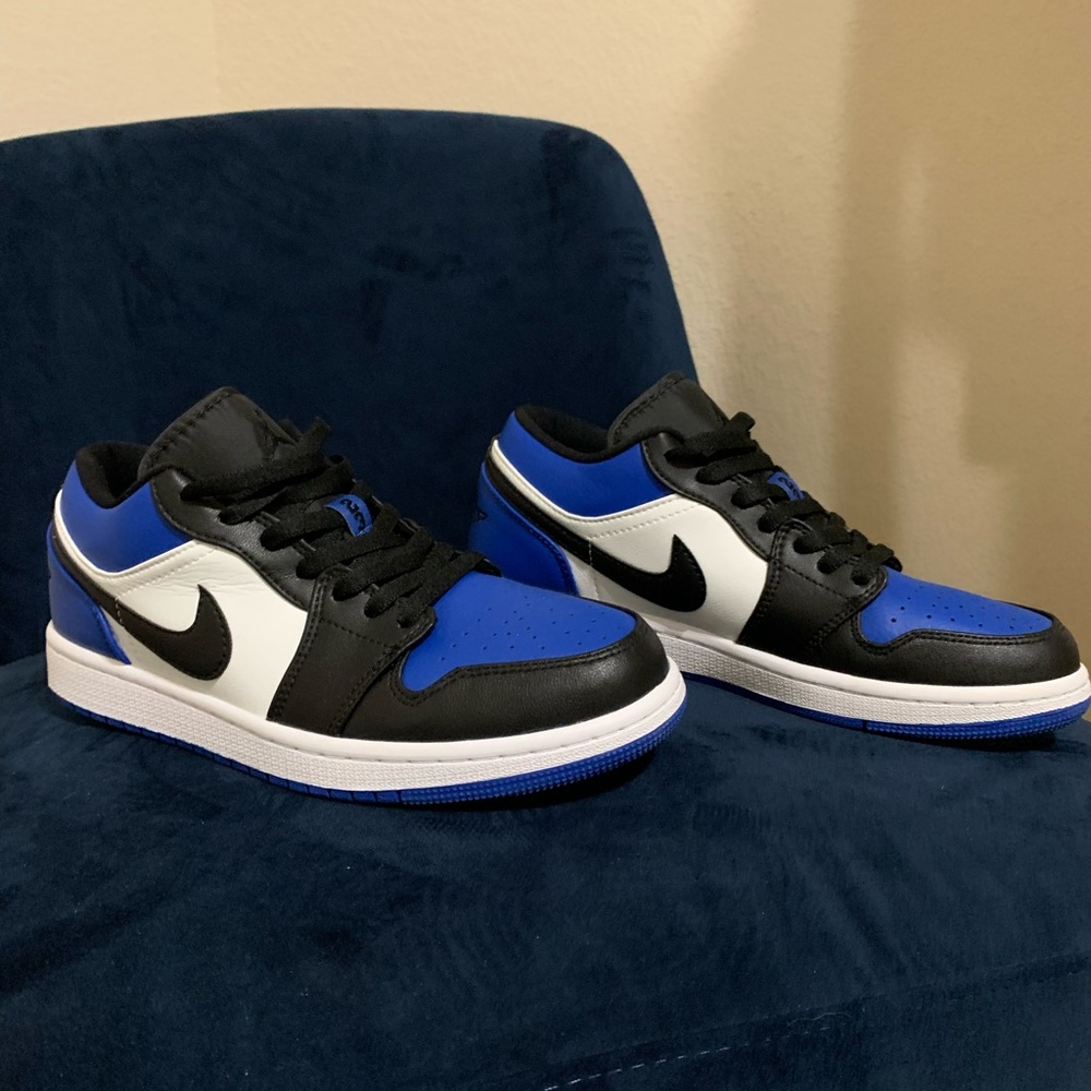 Nike Air Jordan’s blue/black lows